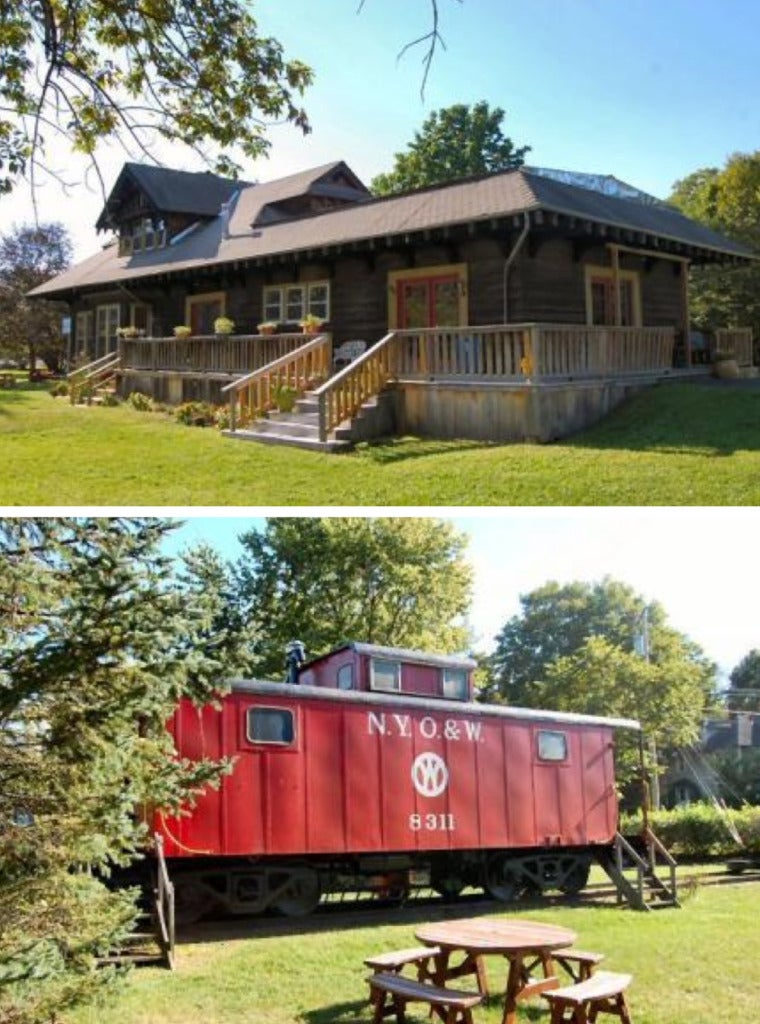 บ้านสร้างจากรถไฟ