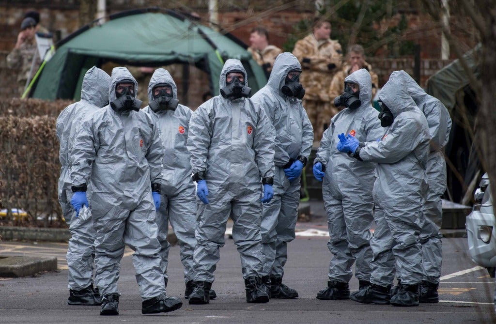 กองทัพอังกฤษเข้ามาตรวจสอบการวางยาพิษสายลับรัสเซียในอังกฤษ