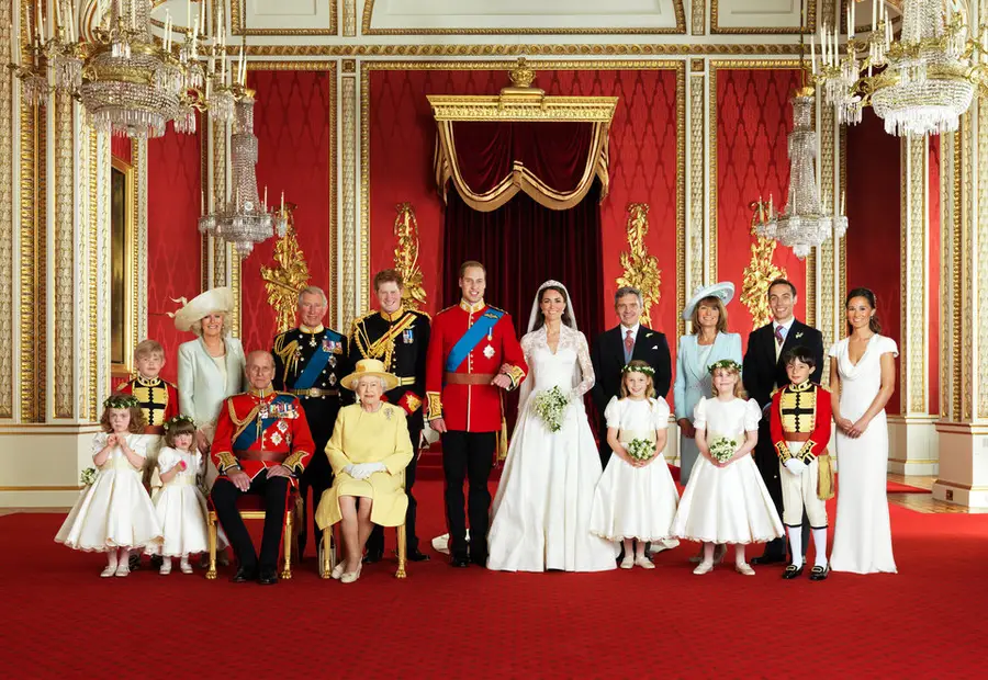 พ.ศ. 2554/ค.ศ. 2011: ทรงร่วมเฉลิมฉลองพระราชพิธีเสกสมรสระหว่าง "เจ้าชายวิลเลียม" กับ "แคเธอริน มิดเดิลตัน (Kate Middleton)"
