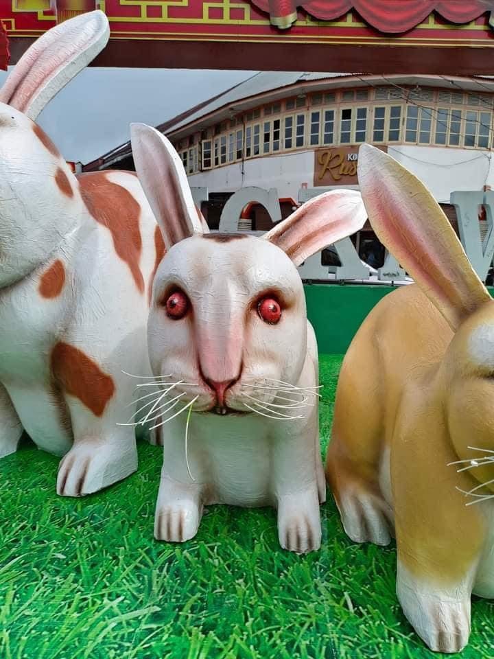 รูปปั้นกระต่าย ตรุษจีน น่ากลัว