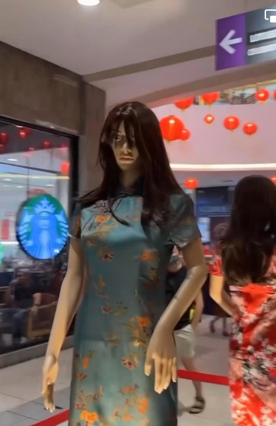 ห้างมาเลเซีย หุ่นนางแบบ ชุดกี่เพ้า หลอน ตรุษจีน