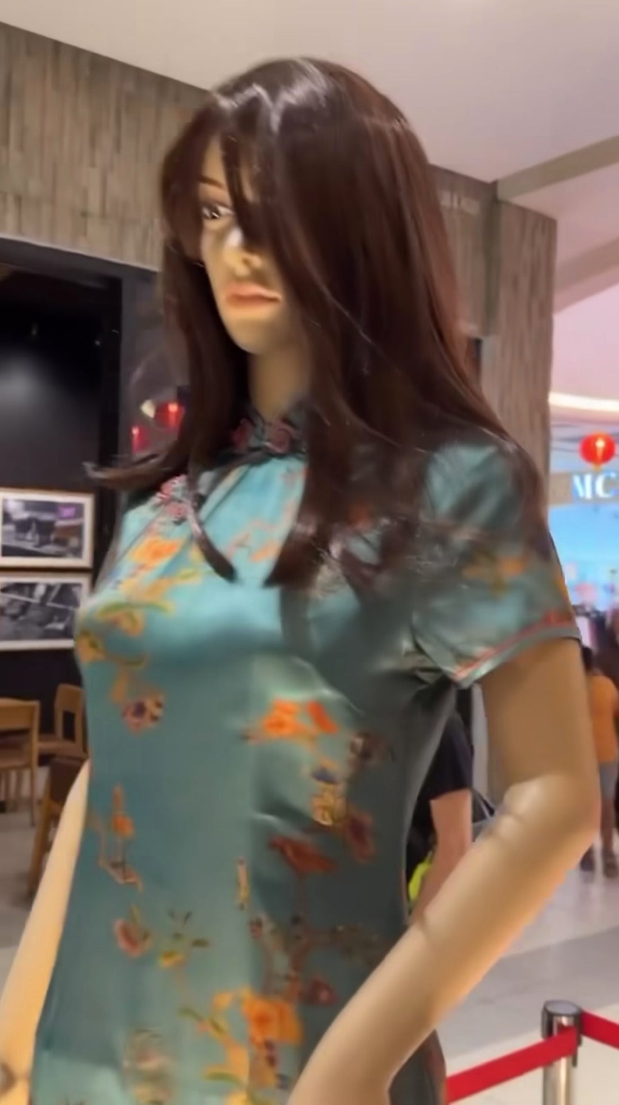 ห้างมาเลเซีย หุ่นนางแบบ ชุดกี่เพ้า หลอน ตรุษจีน