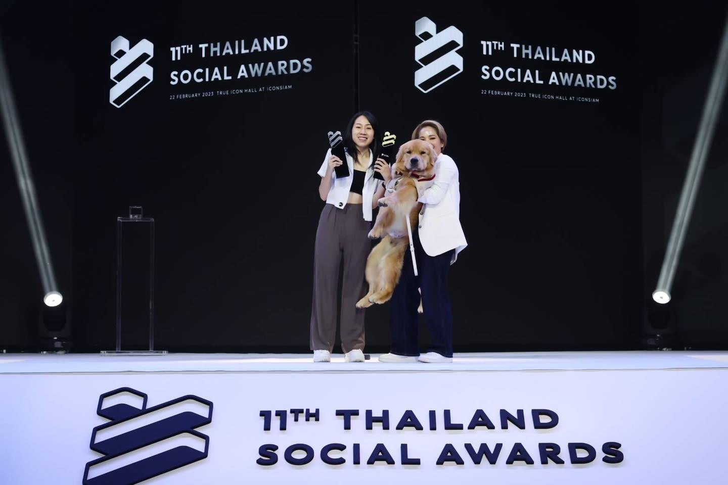 จุ๊มเหม่ง Japan จอมโหด And Friends รางวัล Thailand Social Awards