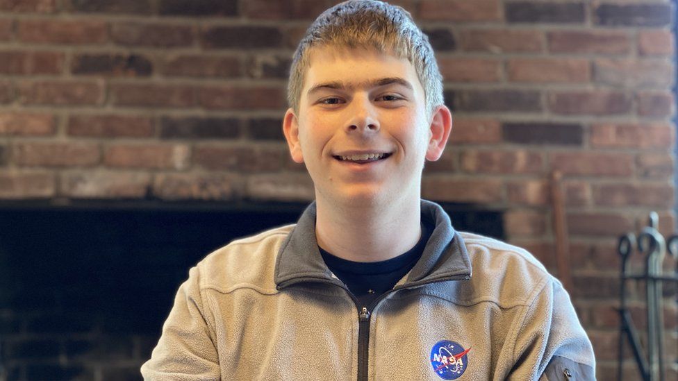 หนุ่มวัย 17 ปี ค้นพบดาวดวงใหม่คล้ายไอติมเรนโบว์ "TOI 1388b" ระหว่างฝึกงานที่ NASA เป็นวันที่ 3