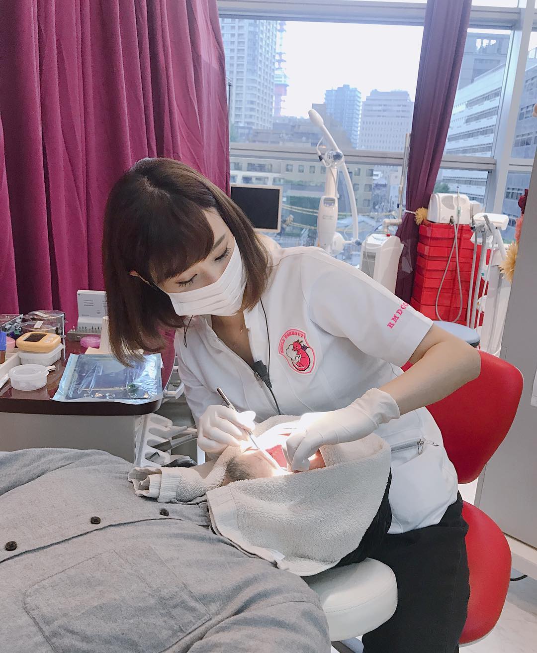 มานากะ นิชิฮาระ ig หมอฟันสวยที่สุดในญี่ปุ่น