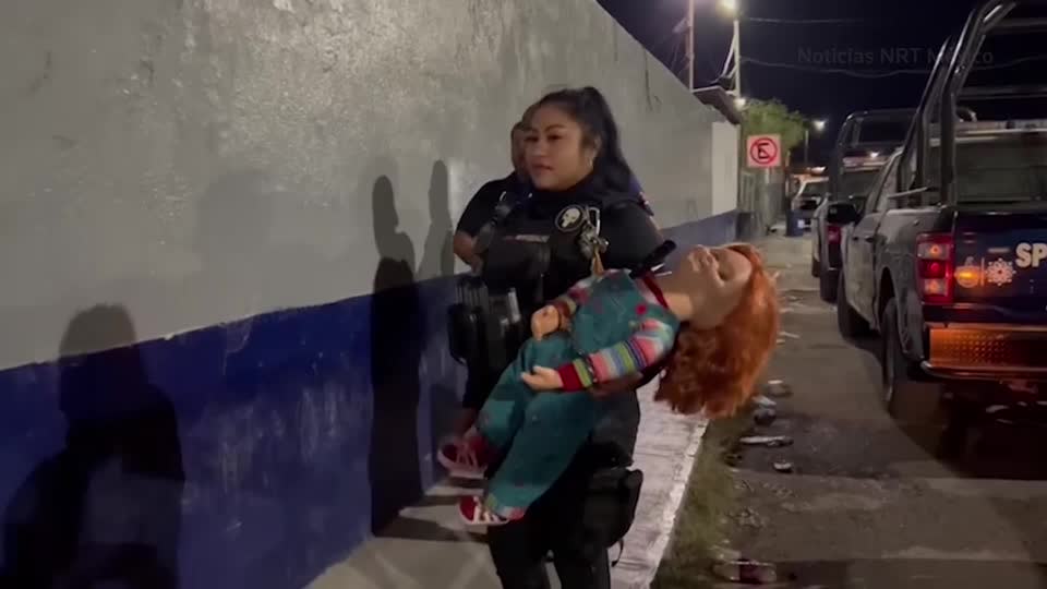ตำรวจจับตุ๊กตาชัคกี้