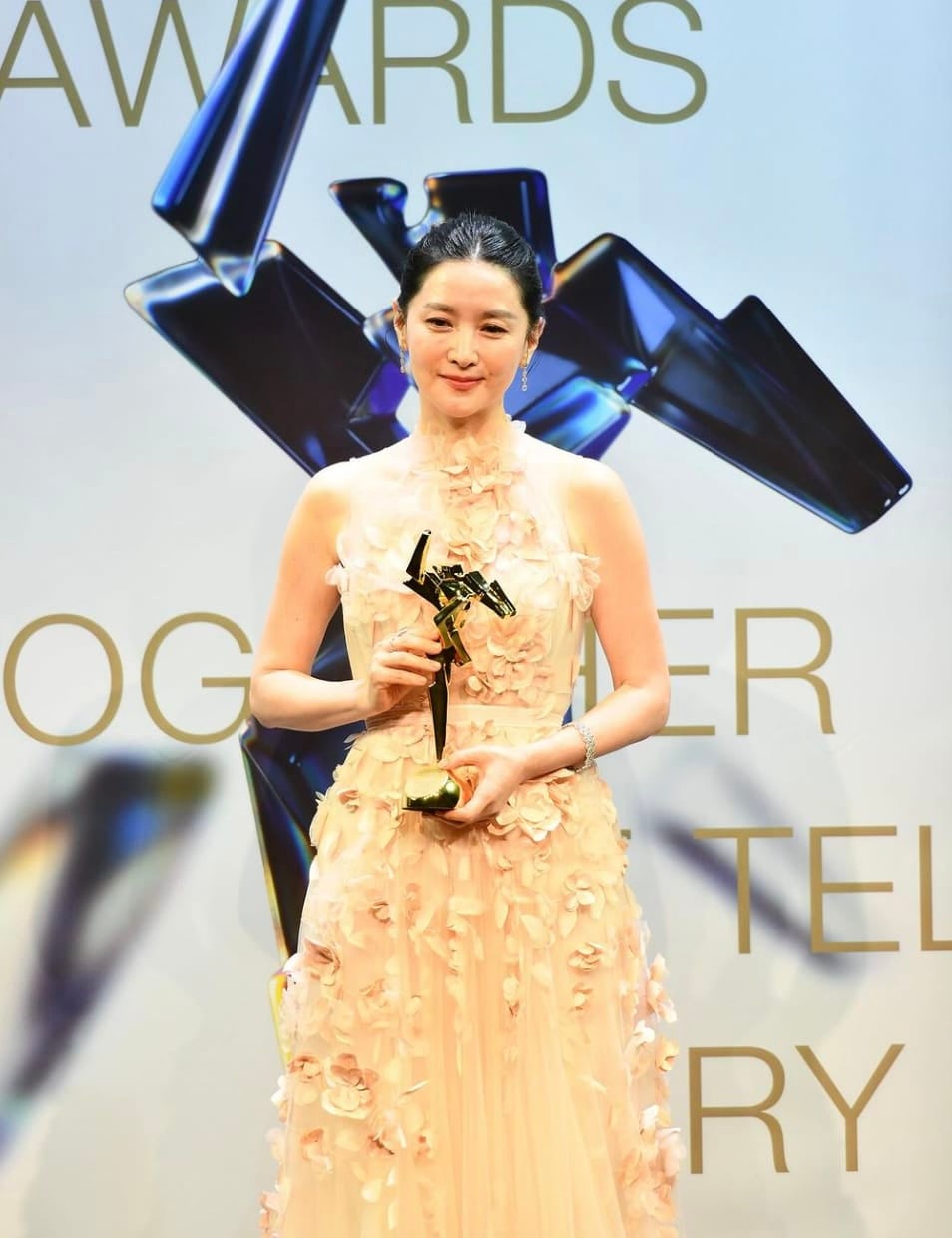 ลียองเอ ฟ่านปิงปิง ถ่ายรูปคู่ asian film awards 17