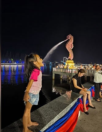 รูปปั้นม้าน้ำ กัมพูชา เมอร์ไลออน สิงคโปร์