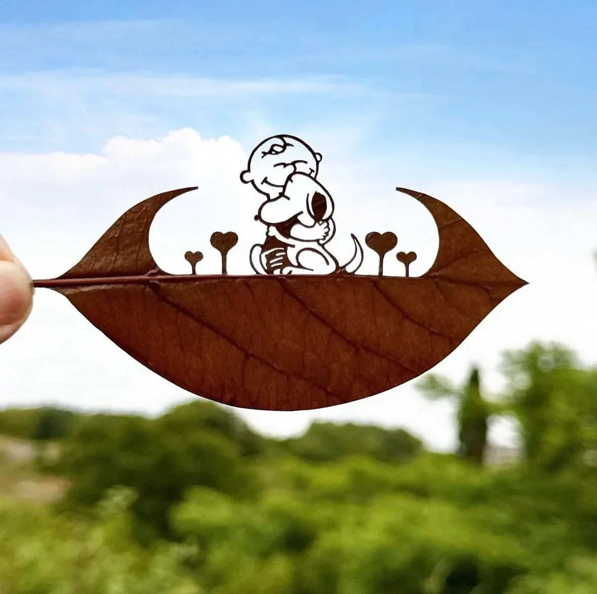 ผลงานศิลปะการตัดแต่งใบไม้สุดเจ๋ง Lito Leaf Art