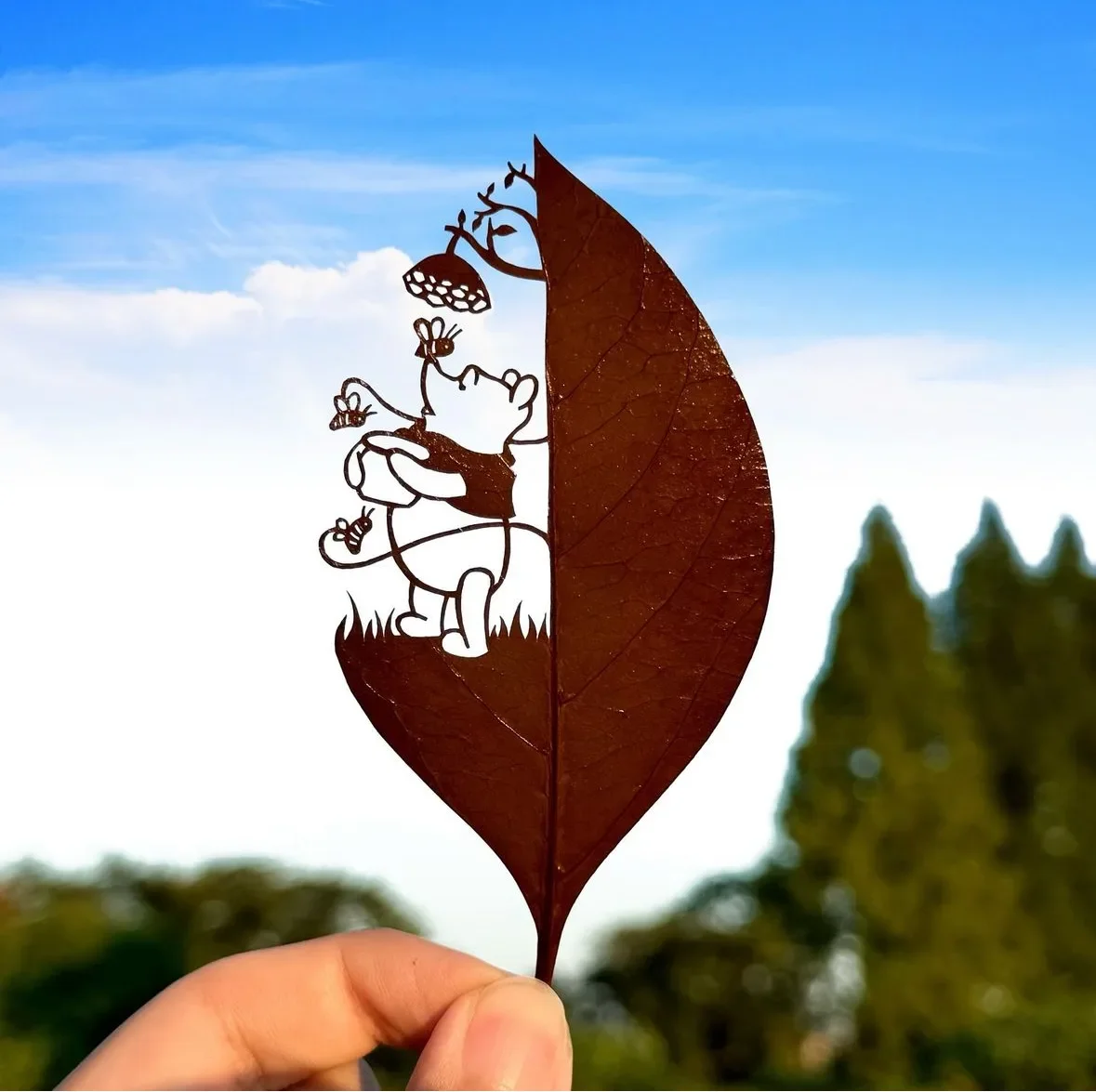 ผลงานศิลปะการตัดแต่งใบไม้สุดเจ๋ง Lito Leaf Art