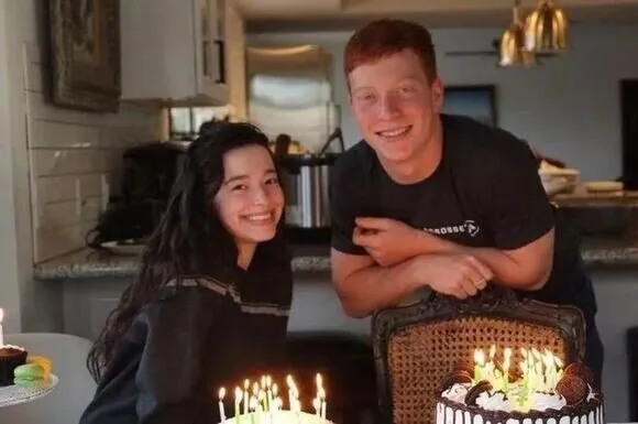 เผย 19 ดาราฮอลลีวูดที่หลายคนไม่เคยรู้มาก่อนว่ามี "ฝาแฝด"