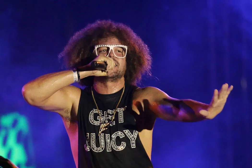 "เรดฟู (Redfoo)" แห่ง "LMFAO" ผันตัวสู่เส้นทางนักเทนนิสอาชีพในวัย 49 ปี!