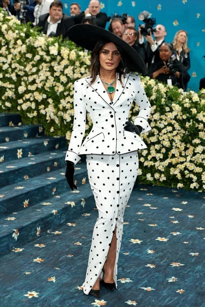 พาส่อง 12 คนดังเชื้อสายเอเชียที่ได้ไปร่วมงาน "Met Gala 2025"