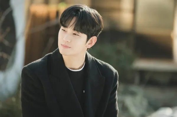 "คิมซูฮยอน (Kim Soo-hyun)" ถูกฟ้องเรียกค่าเสียหายกว่า 3 พันล้านวอน หลังแบรนด์ถอนตัว ท่ามกลางกระแสดราม่า