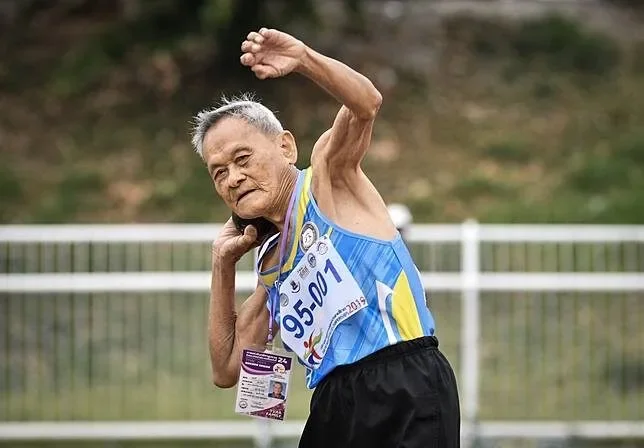 คุณปู่ชาวไทยวัย 105 ปี คว้า 4 เหรียญทองที่ไต้หวัน เผยเริ่มออกกำลังกายตอนอายุ 90 ปี