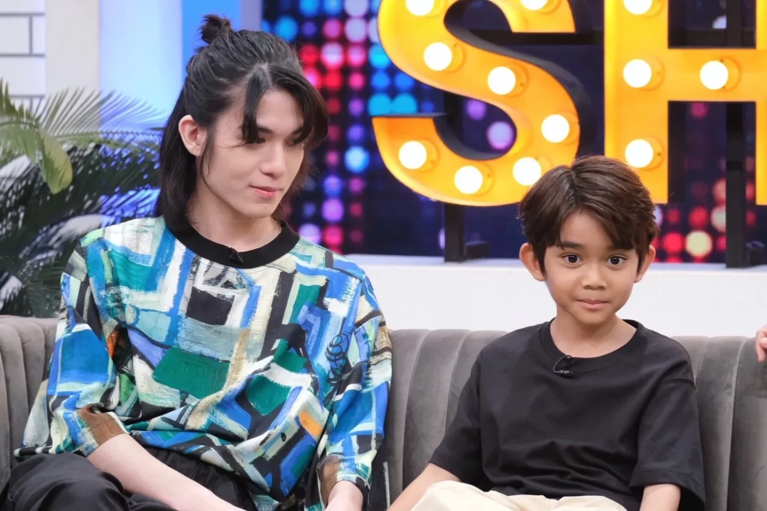 พาส่องภาพปัจจุบันของ "น้องปาแปง" ลูกชายสุดหล่อของ "นุ๊ก สุทธิดา" ที่ยิ่งโตก็ยิ่งหล่อ