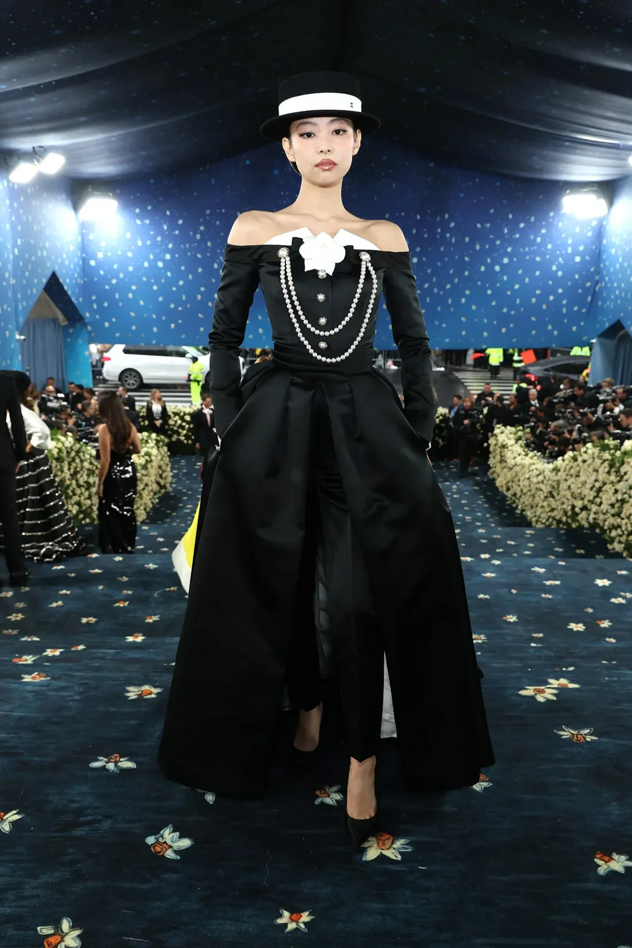 ส่อง 25 อันดับชุดที่ดีที่สุดในงาน "Met Gala 2025" โดย "Vanity Fair"
