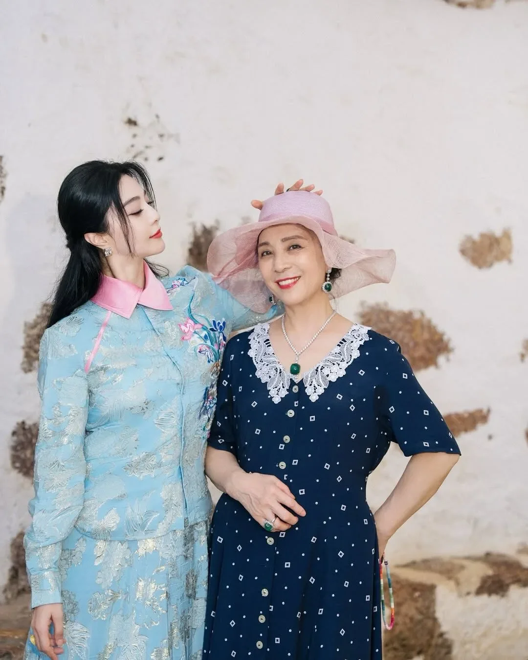 เผยภาพแม่ "ฟ่านปิงปิง (Fan Bingbing)" ที่สวยไม่สร่าง ไม่ต่างจากลูกสาวเลย
