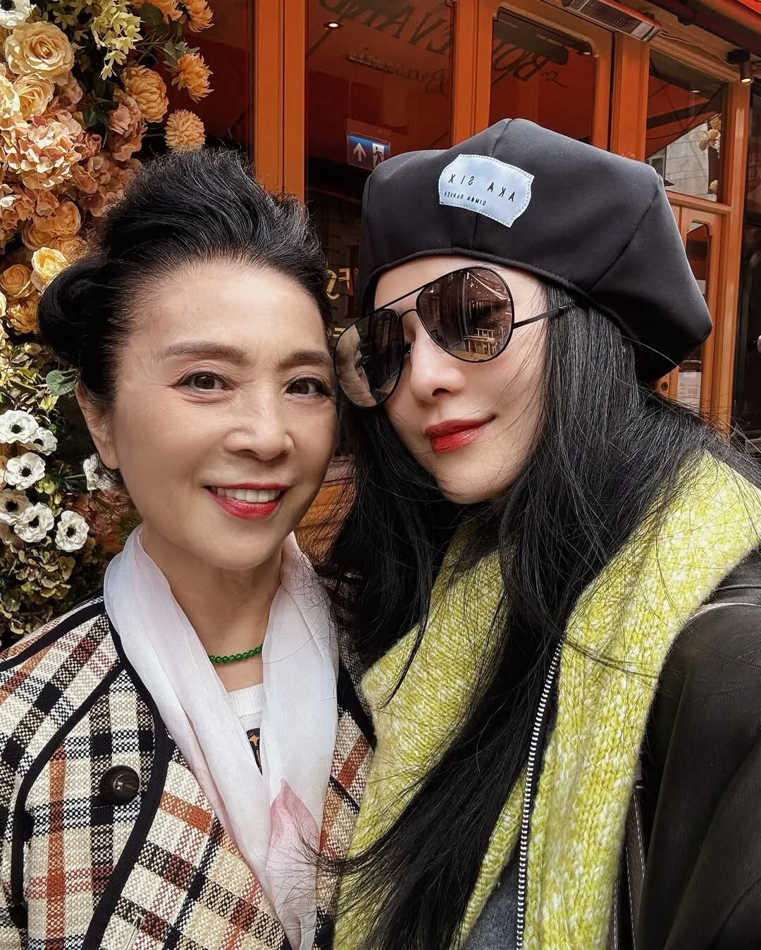 เผยภาพแม่ "ฟ่านปิงปิง (Fan Bingbing)" ที่สวยไม่สร่าง ไม่ต่างจากลูกสาวเลย