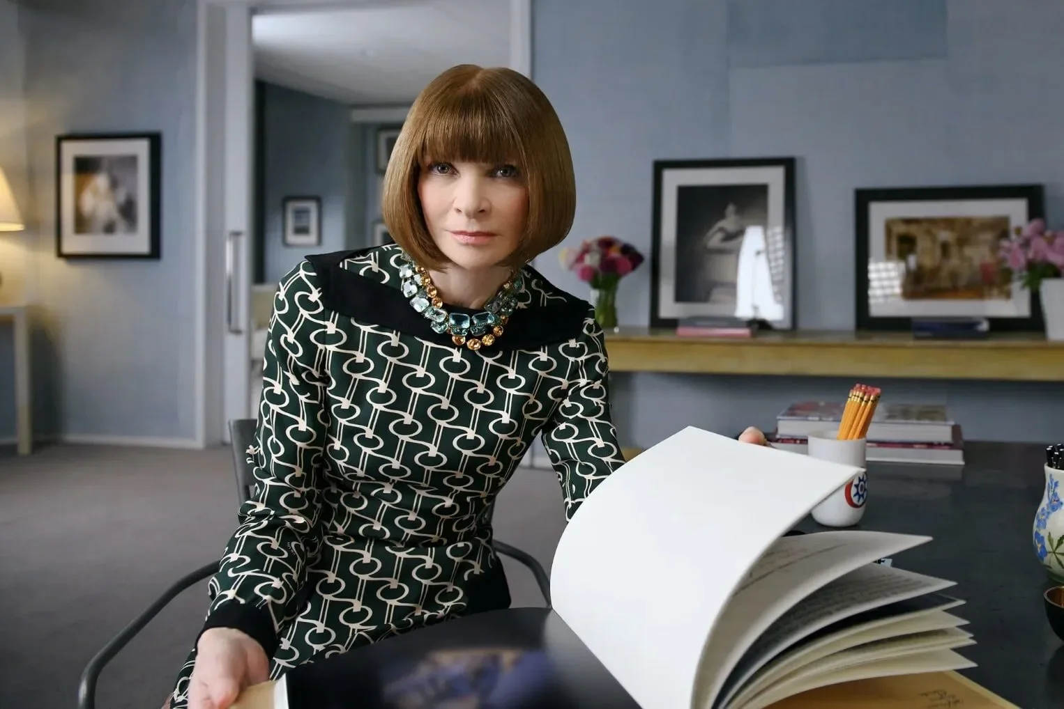 ปิดตำนานตัวมารดาแห่งวงการแฟชั่น! "แอนนา วินทัวร์ (Anna Wintour)" อำลาตำแหน่งบก. นิตยสาร "Vogue" สหรัฐฯ หลังทำงานมานาน 37 ปี