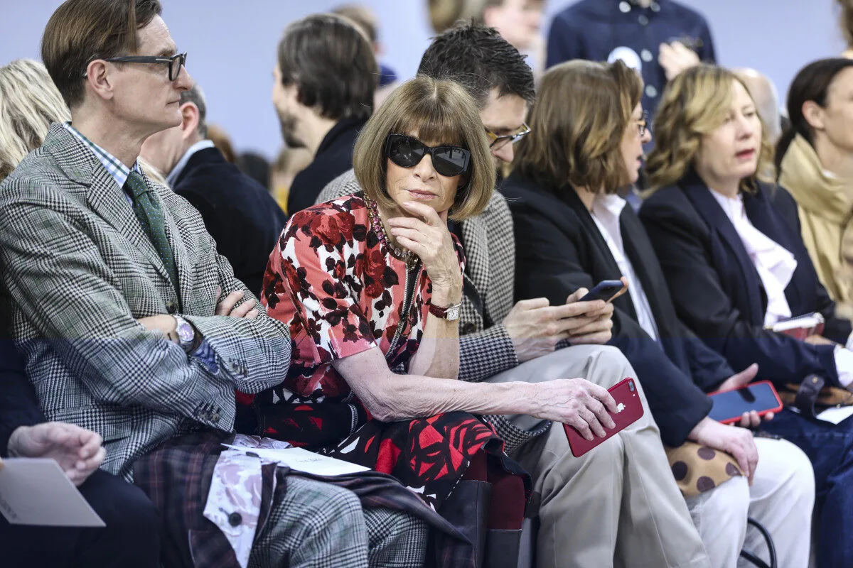 ปิดตำนานตัวมารดาแห่งวงการแฟชั่น! "แอนนา วินทัวร์ (Anna Wintour)" อำลาตำแหน่งบก. นิตยสาร "Vogue" สหรัฐฯ หลังทำงานมานาน 37 ปี