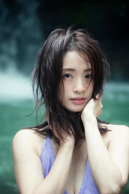 "อายะ อุเอโตะ (Aya Ueto)" นักแสดงสาวชื่อดังชาวญี่ปุ่น ปล่อยโฟโต้บุ๊ค "Midday Reverie" ในรอบ 15 ปี
