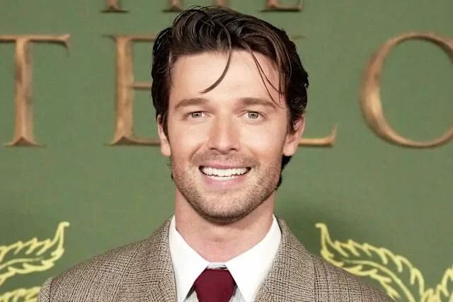 "แพทริค ชวาร์เซเน็กเกอร์ (Patrick Schwarzenegger)" ช็อกกลางยิม! หลังเจอเอฟซีบอกว่าแฟนของตัวเองรับบท “แซกซอน แรตคลิฟฟ์ (Saxon Ratcliffe)” ในหนังเกย์ชื่อ "The Tight Lotus"