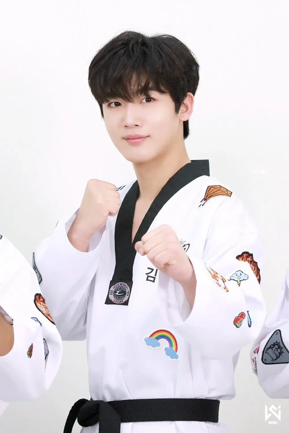 เผย 8 ไอดอลชายเกาหลีที่เคยเป็นนักกีฬา ที่คุณอาจไม่เคยรู้มาก่อน