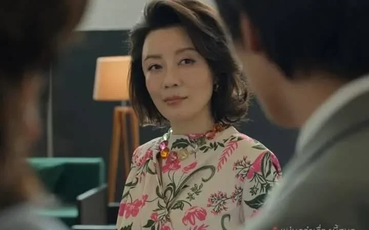 ชาวเน็ตแห่คอมเมนต์ตัวละคร "อลิซ หวัง" ในซีรีส์ "สงคราม ส่งด่วน (Mad Unicorn)" หน้าคล้าย "ดร. หมวย อริสรา" ผู้ประกาศข่าวชื่อดังของไทย