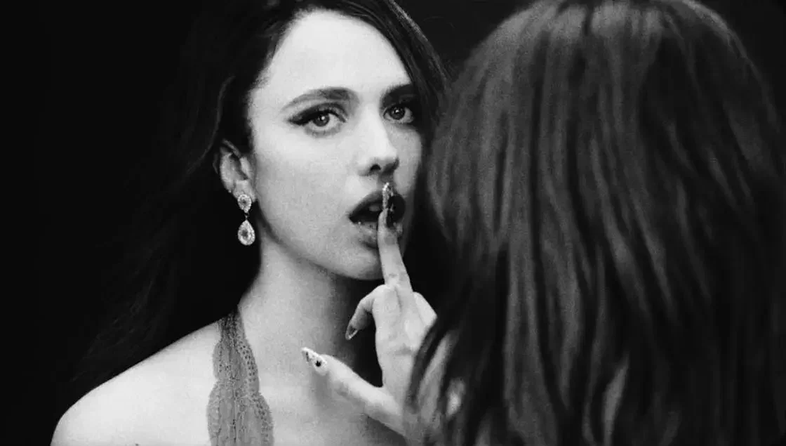 "มาร์กาเร็ต ควอลลีย์ (Margaret Qualley)" เตรียมเดบิวต์เป็นนักร้องในชื่อ "เลซ แมนฮัตตัน (Lace Manhattan)" และจะปล่อยเพลงประกอบภาพยนตร์เรื่อง "Honey Don’t!" ในเร็ว ๆ นี้