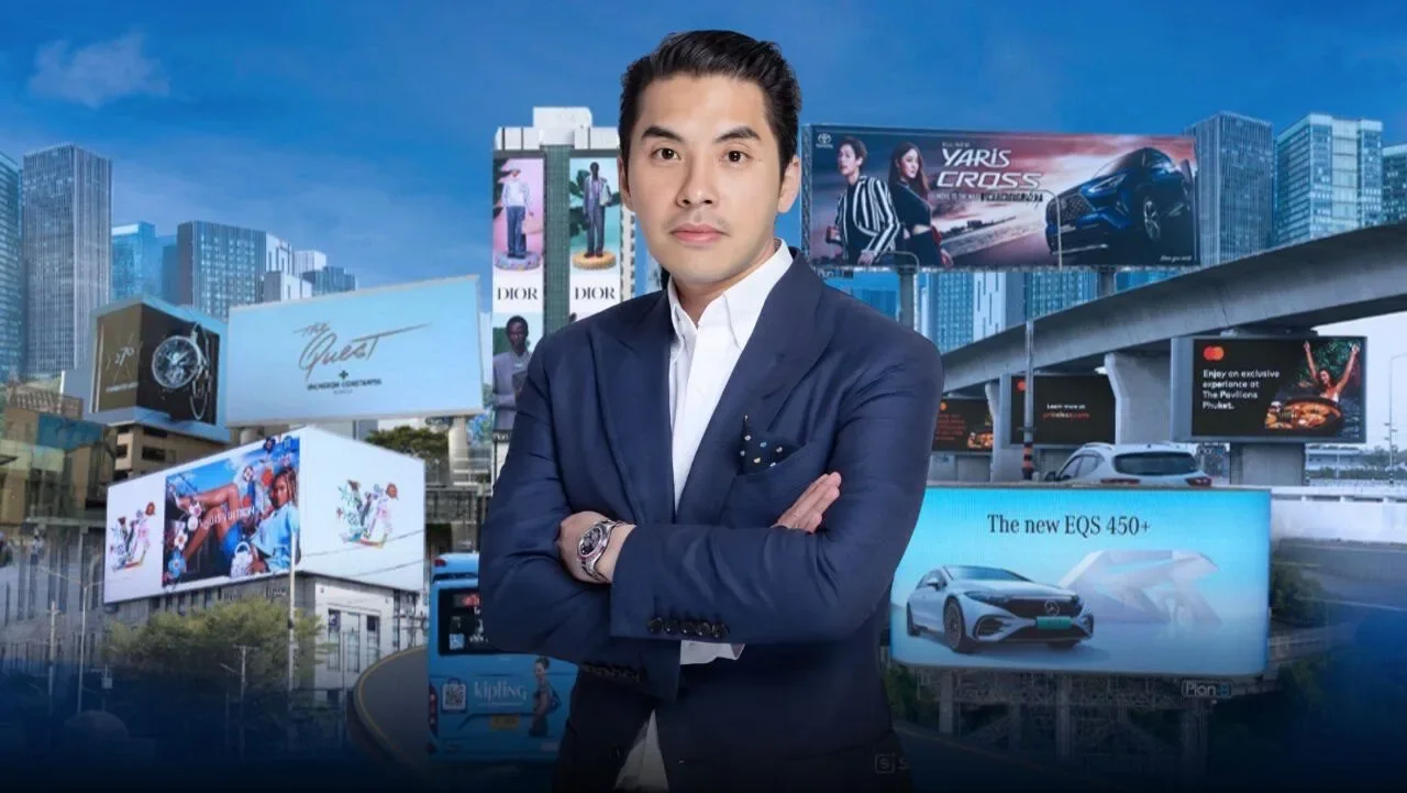 “ปรินทร์ โลจนะโกสินทร์” หรือ “บี” ผู้ก่อตั้งและประธานเจ้าหน้าที่บริหาร "บริษัท แพลน บี มีเดีย จำกัด (มหาชน)" หรือ "Plan B"