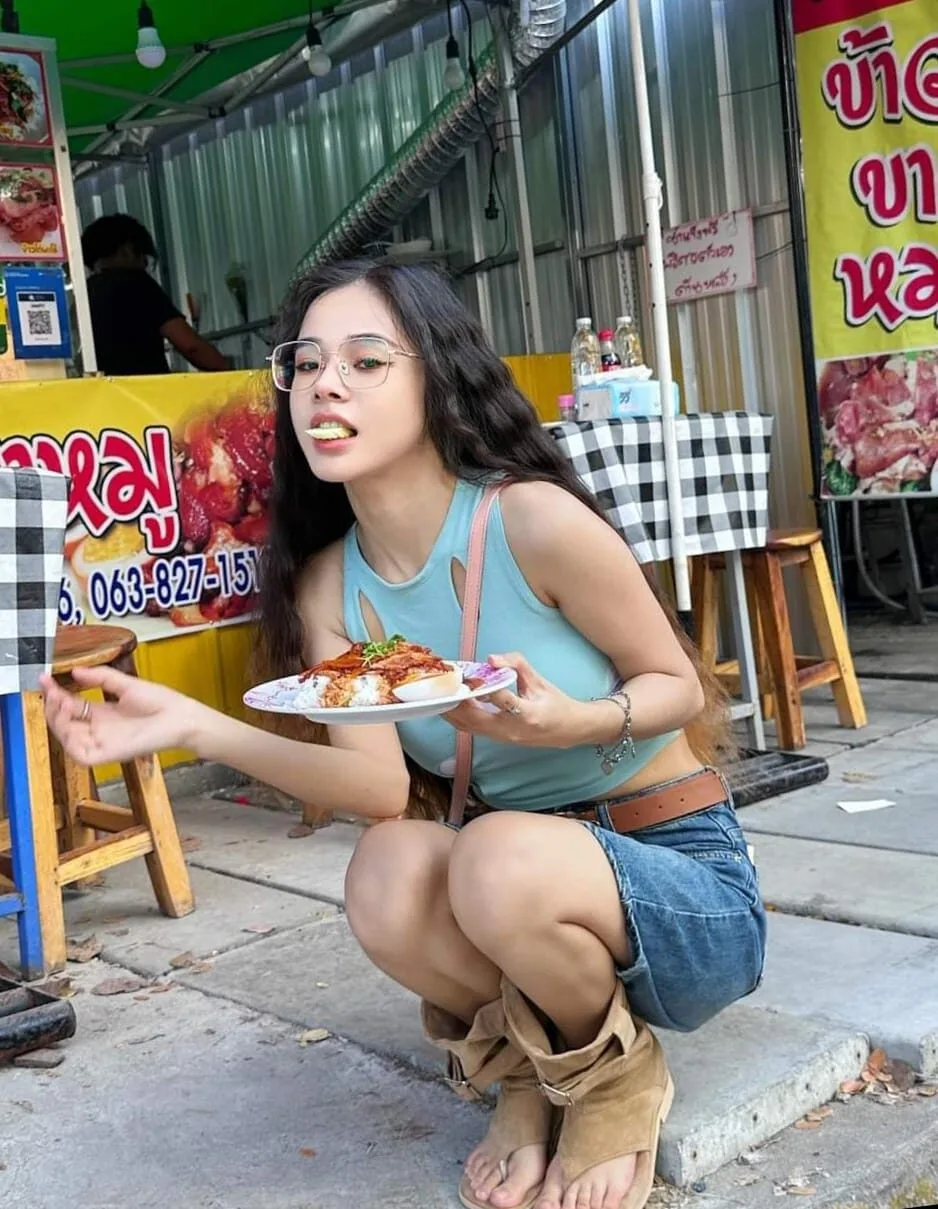 "น้องเต้าหู้" อินฟลูฯ สาวชาวจีนชื่อดังเผย ประกาศตามหาพ่อแม่ที่แท้จริง หลังถูกแก๊งขโมยเด็กลักพาตัวเมื่อ 20 ปีก่อน