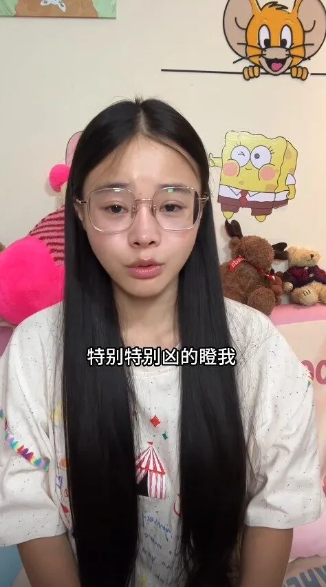 "น้องเต้าหู้" อินฟลูฯ สาวชาวจีนชื่อดังเผย ประกาศตามหาพ่อแม่ที่แท้จริง หลังถูกแก๊งขโมยเด็กลักพาตัวเมื่อ 20 ปีก่อน
