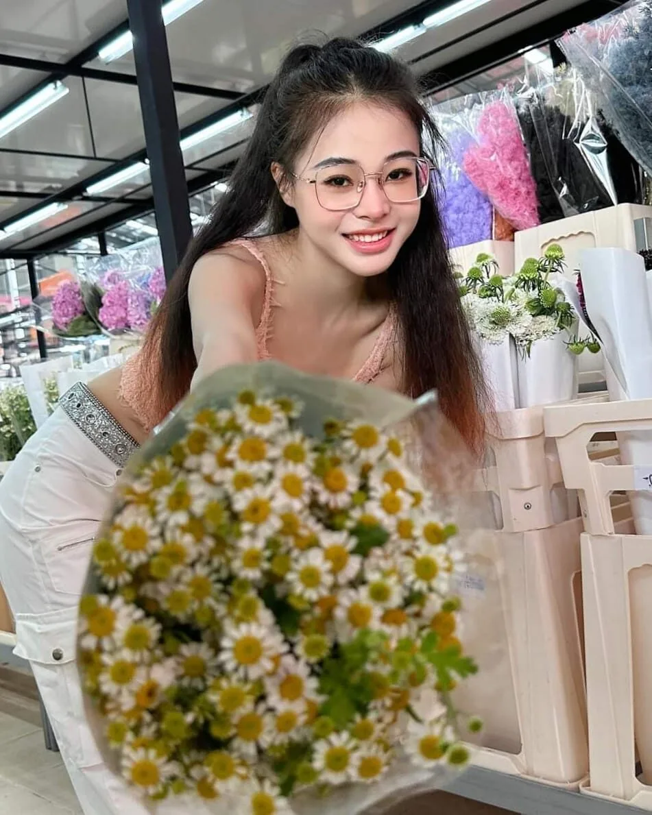 "น้องเต้าหู้" อินฟลูฯ สาวชาวจีนชื่อดังเผย ประกาศตามหาพ่อแม่ที่แท้จริง หลังถูกแก๊งขโมยเด็กลักพาตัวเมื่อ 20 ปีก่อน