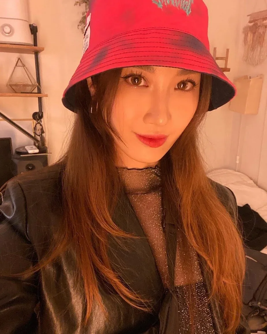 "EJAE" เจ้าของเสียง "รูมิ (Rumi)" ใน "K-pop Demon Hunters" เผยเคยเป็นเด็กฝึกค่าย "SM Entertainment" นาน 10 ปี แต่พลาดเดบิวต์เพราะ "แก่เกินไป"