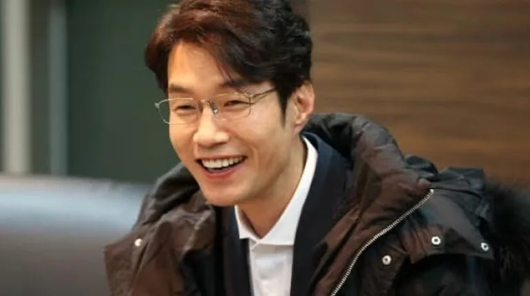 แฟนคลับอาลัย "ซงยองกยู (Song Young-Kyu)" นักแสดงเกาหลีชื่อดัง เสียชีวิตในรถ หลังเผชิญมรสุมคดีเมาแล้วขับ