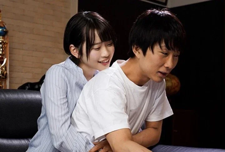 "ยูคิ ยูซึรุ (Yuki Yuzuru)" เจ้าชายพรหมจรรย์แห่งวงการ AV เปิดใจกับสื่อจีน "ถ้าตั้งใจเรียนกว่านี้ คงไม่ต้องมีเพศสัมพันธ์กับดาราหนังผู้ใหญ่ทุกวัน"