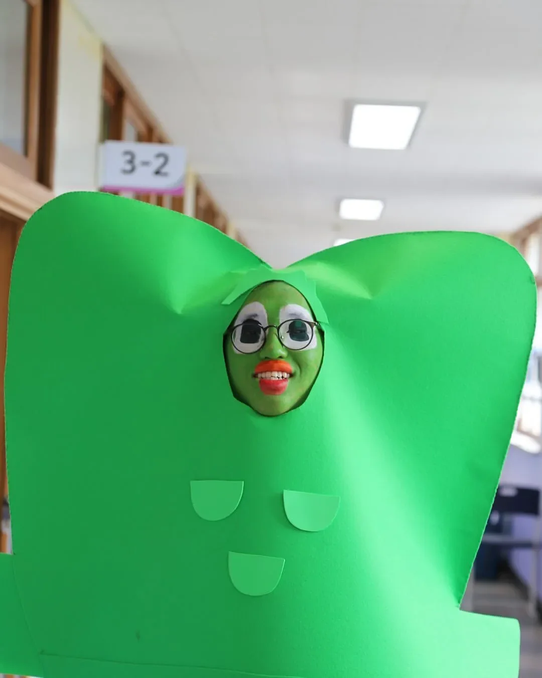 พาส่องภาพนักเรียนมัธยมฯ ปลาย "Uijeongbu High School" ถ่ายรูปก่อนจบการศึกษาจากโรงเรียน ที่ครีเอทีฟจนกลายเป็นไวรัล!
