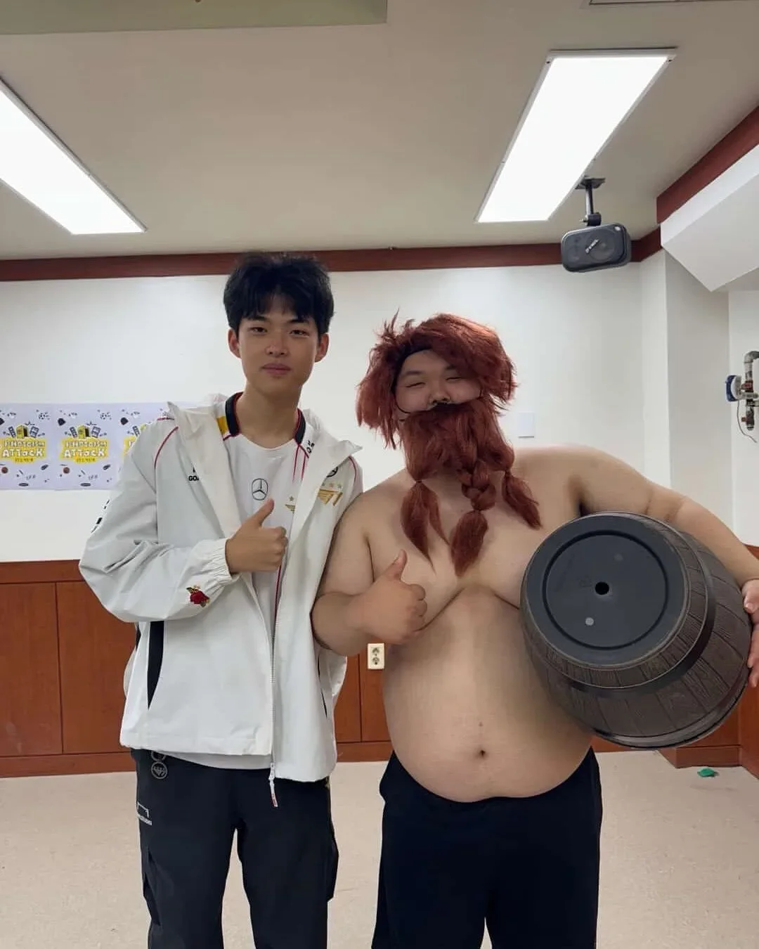 พาส่องภาพนักเรียนมัธยมฯ ปลาย "Uijeongbu High School" ถ่ายรูปก่อนจบการศึกษาจากโรงเรียน ที่ครีเอทีฟจนกลายเป็นไวรัล!