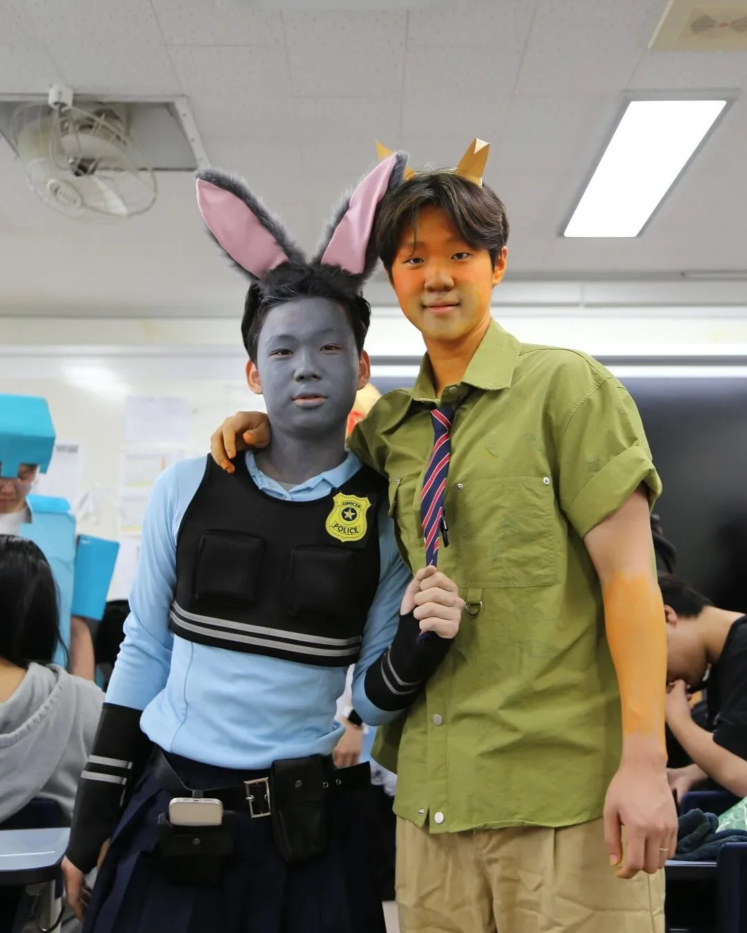 พาส่องภาพนักเรียนมัธยมฯ ปลาย "Uijeongbu High School" ถ่ายรูปก่อนจบการศึกษาจากโรงเรียน ที่ครีเอทีฟจนกลายเป็นไวรัล!