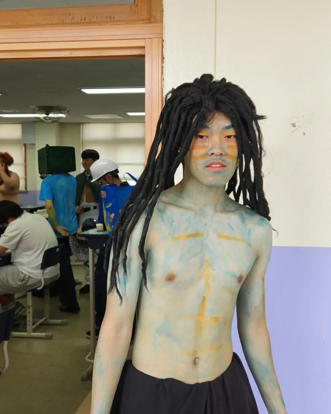 พาส่องภาพนักเรียนมัธยมฯ ปลาย "Uijeongbu High School" ถ่ายรูปก่อนจบการศึกษาจากโรงเรียน ที่ครีเอทีฟจนกลายเป็นไวรัล!