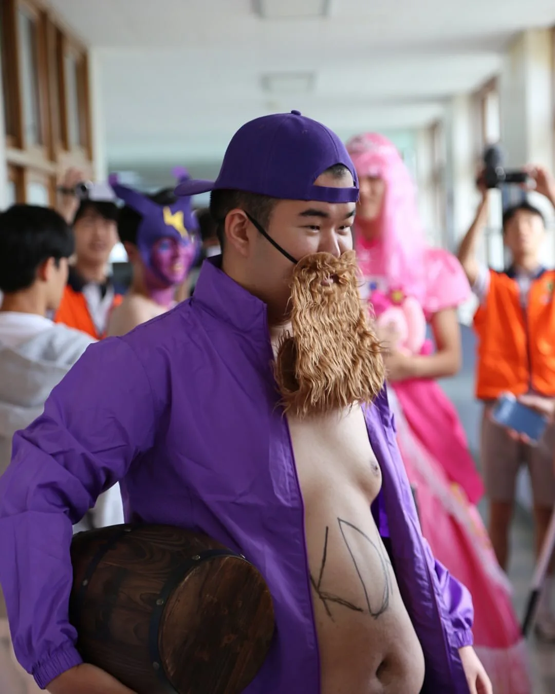 พาส่องภาพนักเรียนมัธยมฯ ปลาย "Uijeongbu High School" ถ่ายรูปก่อนจบการศึกษาจากโรงเรียน ที่ครีเอทีฟจนกลายเป็นไวรัล!