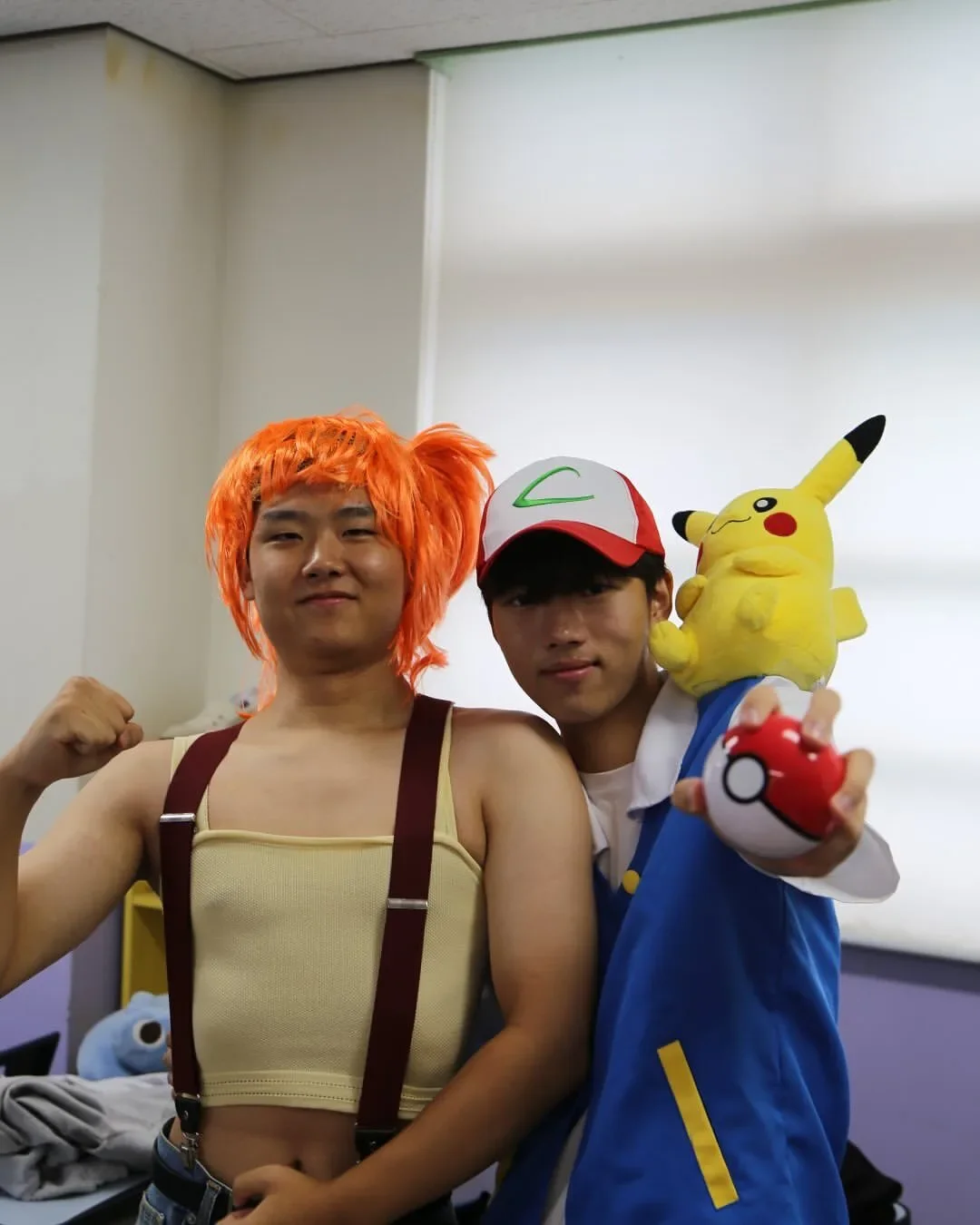 พาส่องภาพนักเรียนมัธยมฯ ปลาย "Uijeongbu High School" ถ่ายรูปก่อนจบการศึกษาจากโรงเรียน ที่ครีเอทีฟจนกลายเป็นไวรัล!