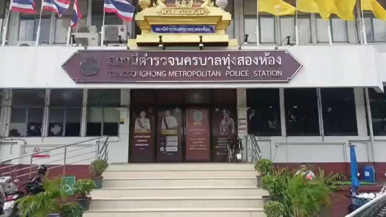 หนุ่มไทยแจ้งความตำรวจ หลังเห็นน้องหมานอนหลับอย่างมีความสุข ก่อนถูกเรียกมาตักเตือน