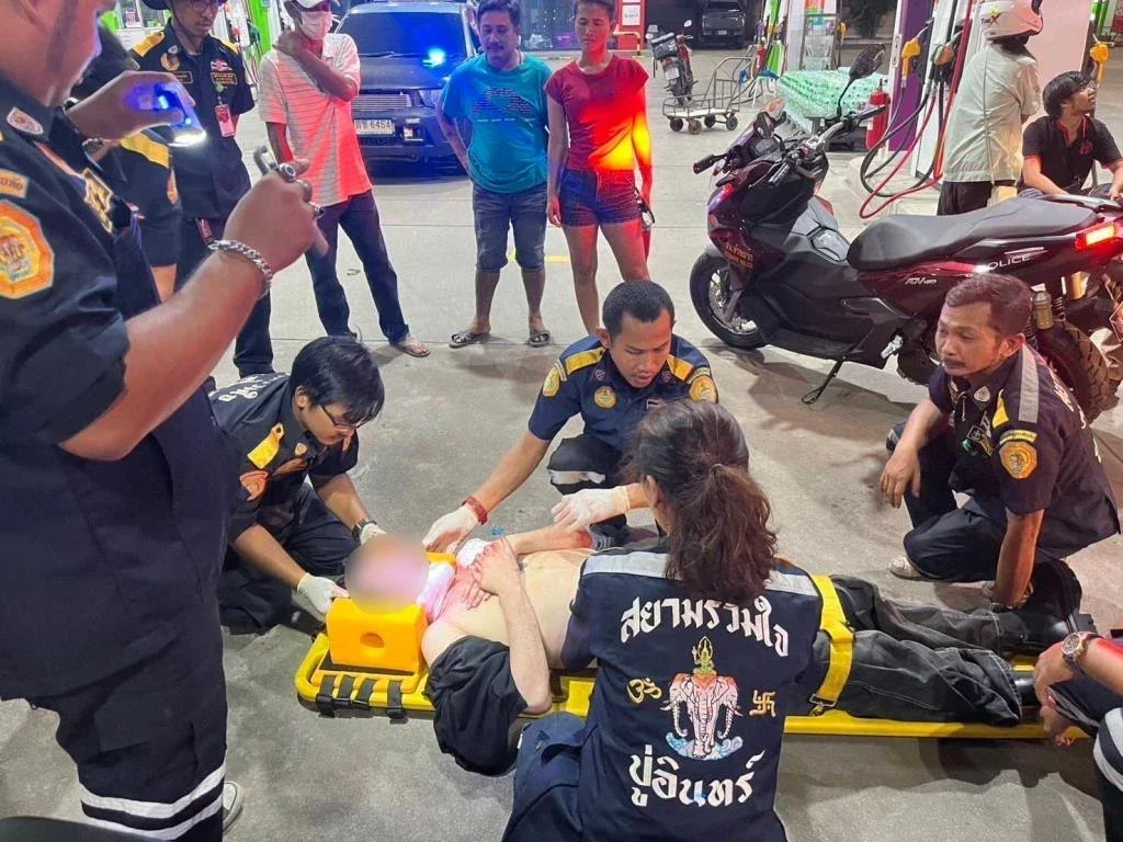 "เป๊ก ผลิตโชค" ล่าสุดปลอดภัยแล้ว หลังถูกแทงบาดเจ็บในปั๊มน้ำมันรามคำแหง 76