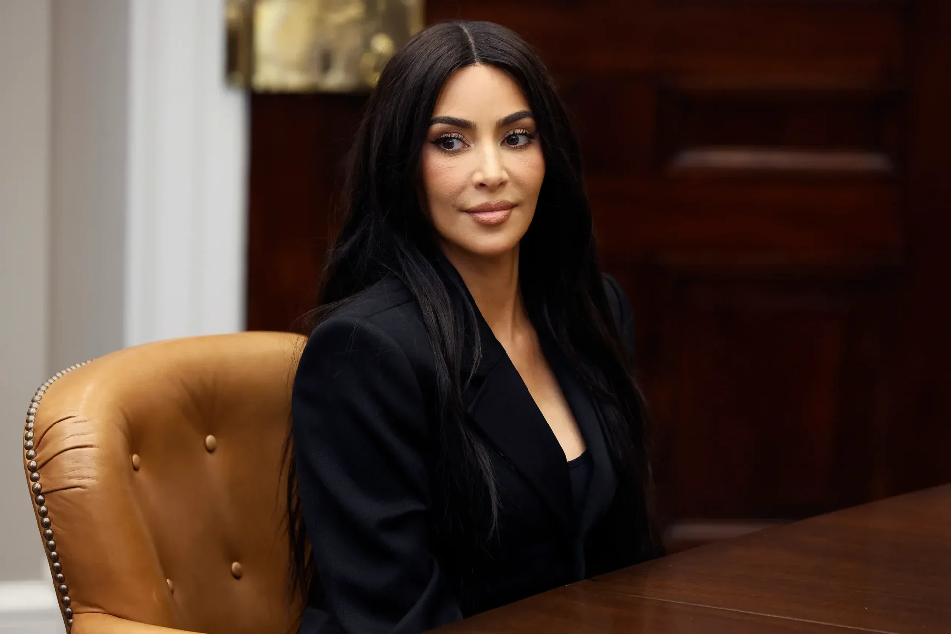 "คิม คาร์เดเชียน (Kim Kardashian)" ออกมาโพสต์สนับสนุน "งดการบ้านหลังเลิกเรียน"