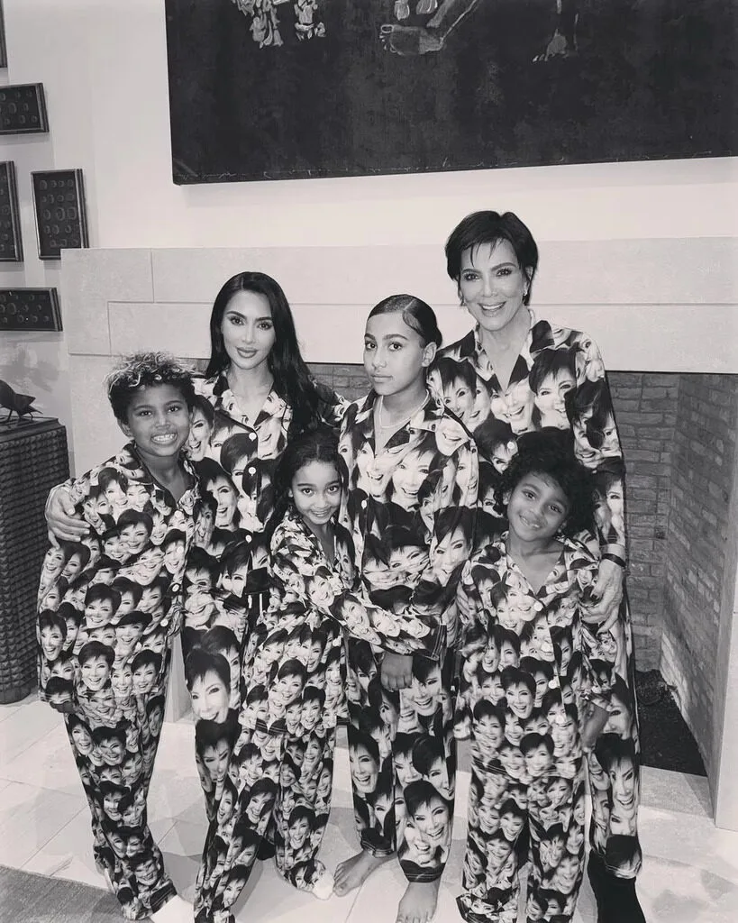 "คิม คาร์เดเชียน (Kim Kardashian)" ออกมาโพสต์สนับสนุน "งดการบ้านหลังเลิกเรียน"