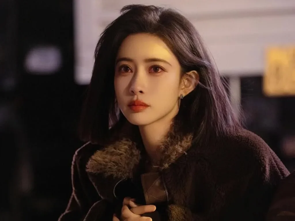 นักแสดงสาวชาวจีน "เหมิงจื่ออี๋ (Meng Ziyi)" เผยเคยถูกปฏิเสธบทบาทในซีรีส์ เพียงเพราะว่าเธอ "สวยเกินไป"