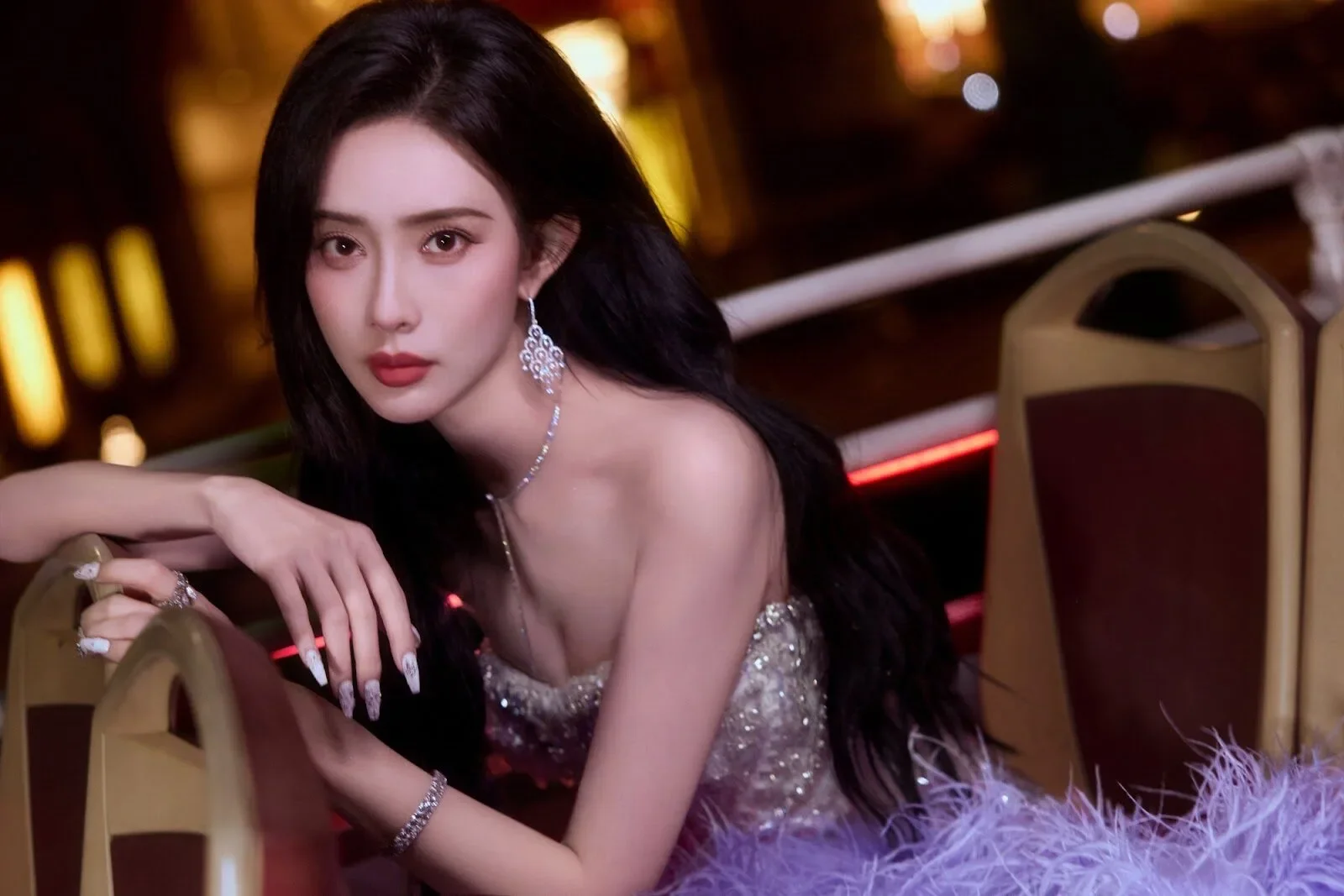 นักแสดงสาวชาวจีน "เหมิงจื่ออี๋ (Meng Ziyi)" เผยเคยถูกปฏิเสธบทบาทในซีรีส์ เพียงเพราะว่าเธอ "สวยเกินไป"