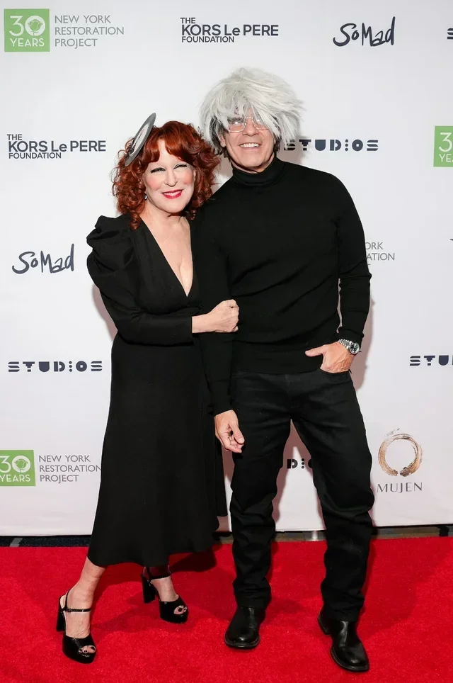 พาส่องชุดฮาโลวีนที่ดีที่สุดของเหล่าดาราฮอลลีวูดประจำปี 2025 โดย "Billboard"